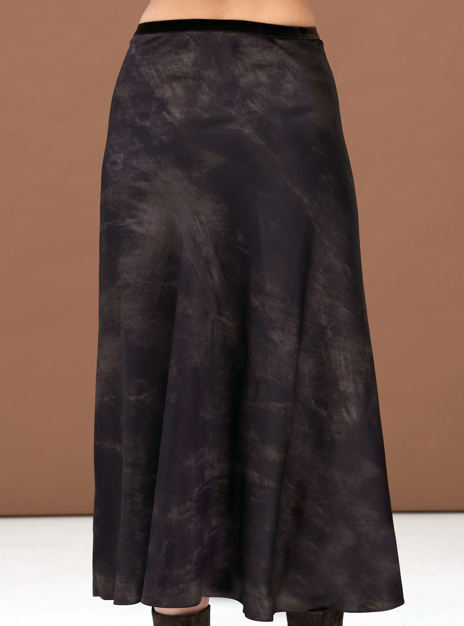 S231-PRPP Go Silk Go Slit Difference Skirt