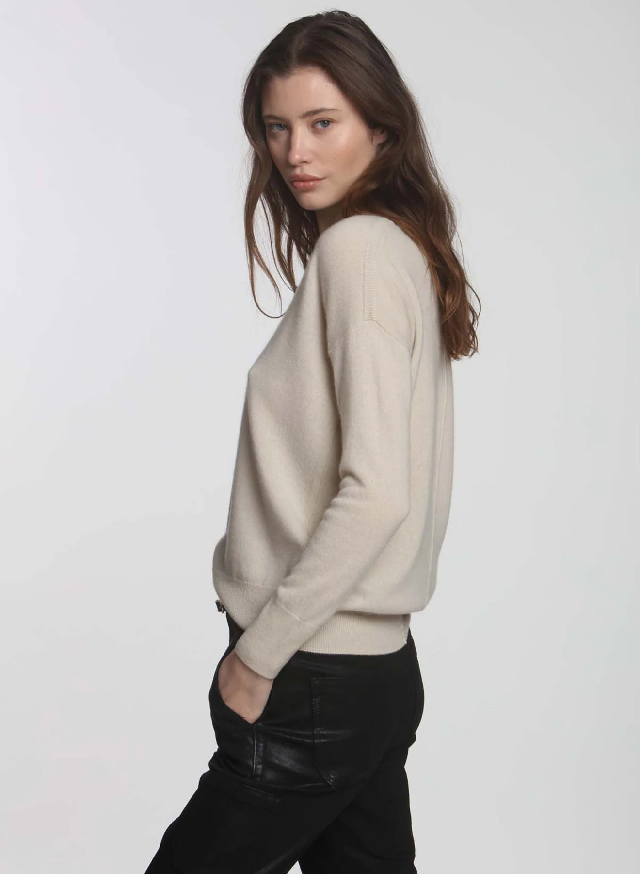 0342e Label+thread CORE Cashmere BF Vee